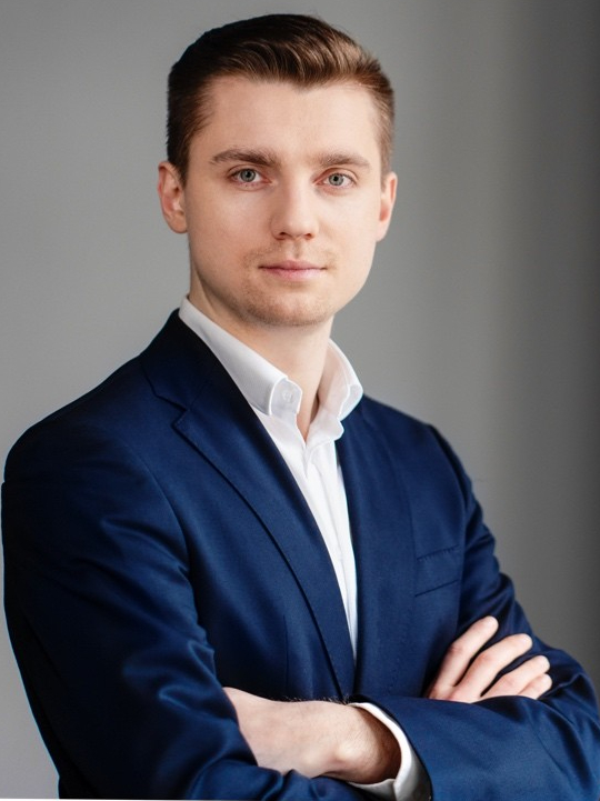 MACIEJ WYŁUDA