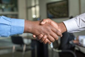 Grafika dekoracyjna porady: Windykacja zadatku o wysokości połowy uzgodnionej ceny