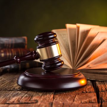 Grafika dekoracyjna porady: Powikłanie po operacji a błąd medyczny – gdzie przebiega granica odpowiedzialności?