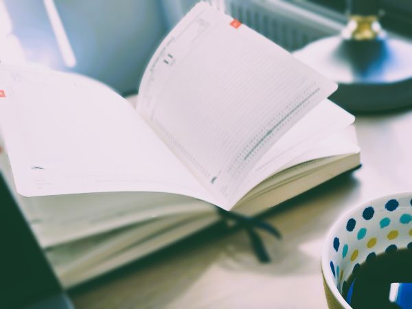 Grafika dekoracyjna porady: Roszczenia osób poszkodowanych zbrodnią handlu ludźmi: kiedy się przedawniają?